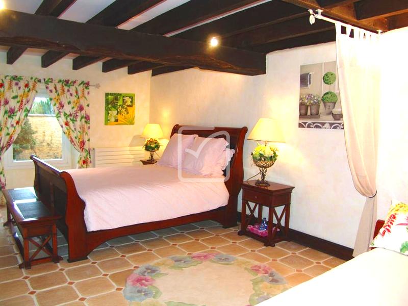 Maison - 330 m² - 12 pièces