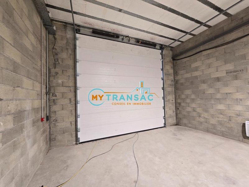 Local d'activités - 256 m²