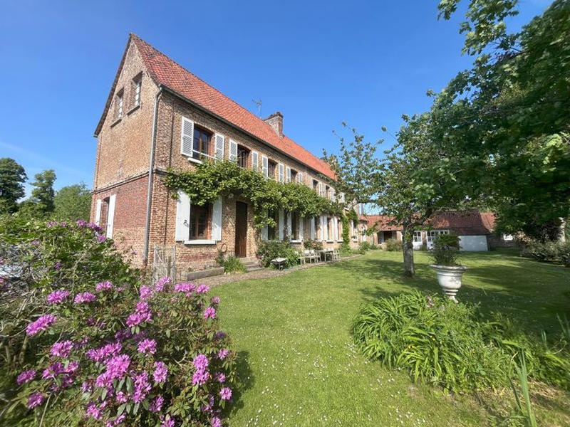 Maison - 284 m² - 9 pièces