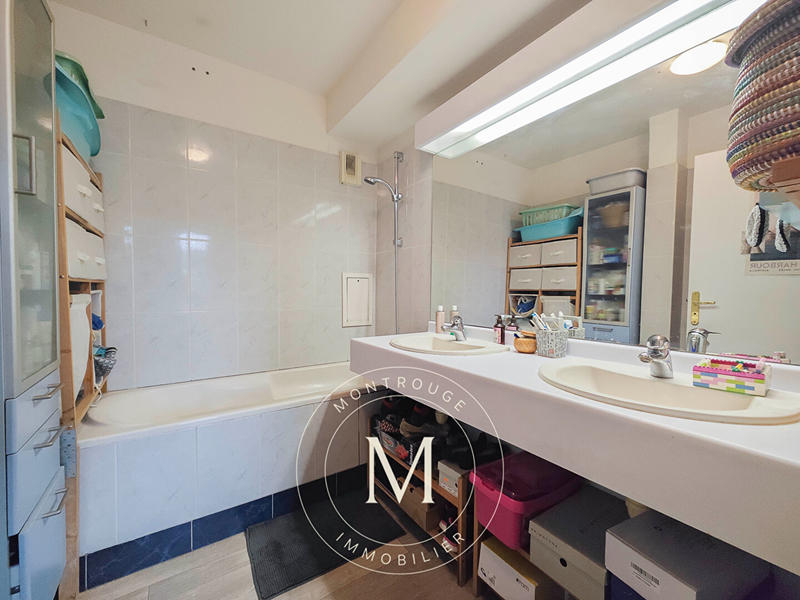 Appartement - 92 m² - 5 pièces