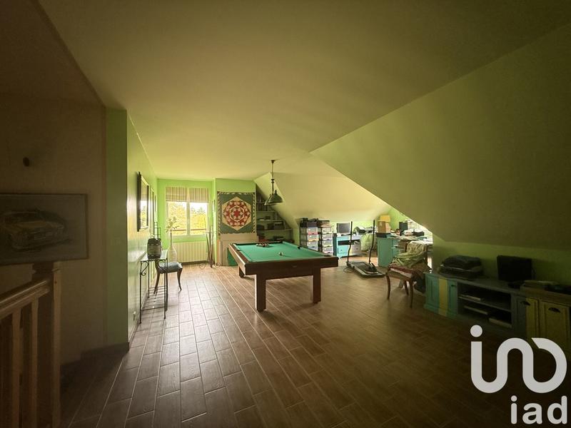 Maison - 220 m² - 8 pièces