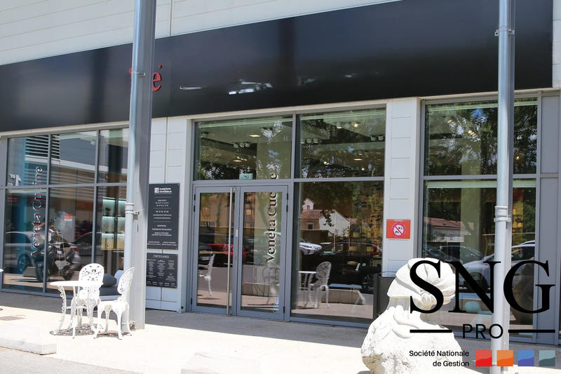 Local commercial - 649 m²