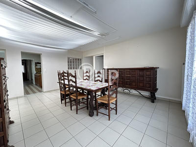 Maison - 136 m² - 8 pièces