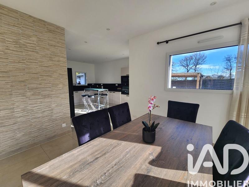 Maison - 200 m² - 8 pièces