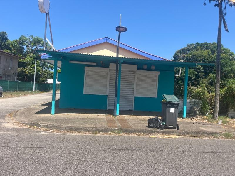 Local commercial - 101 m² - 6 pièces