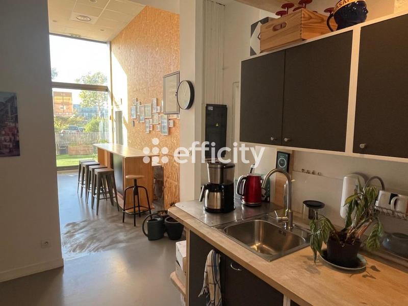 Bureau - 230 m² - 8 pièces