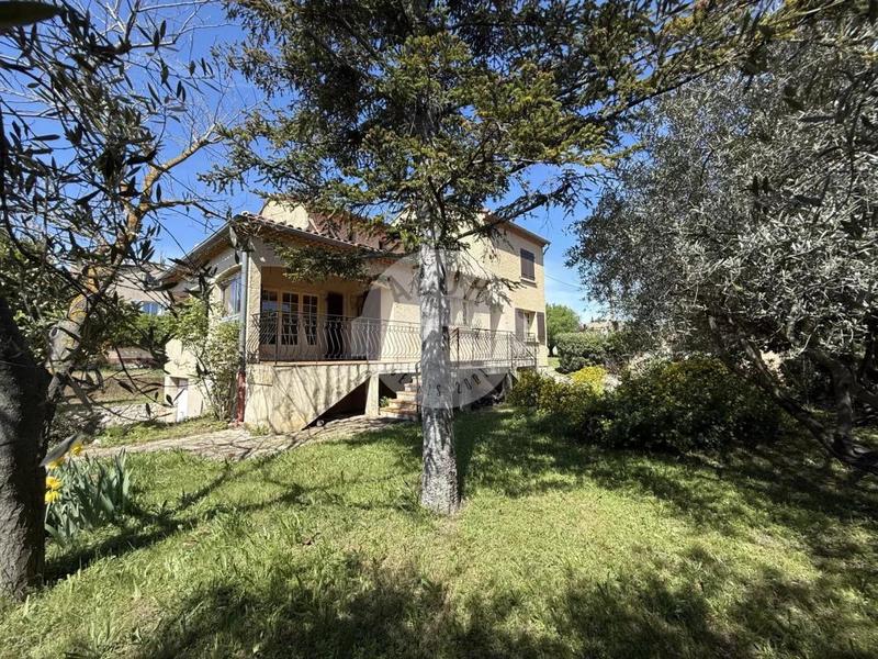 Maison - 143 m² - 5 pièces