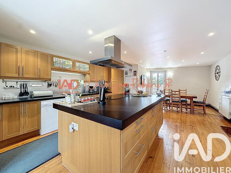 Maison de ville - 239 m² - 7 pièces