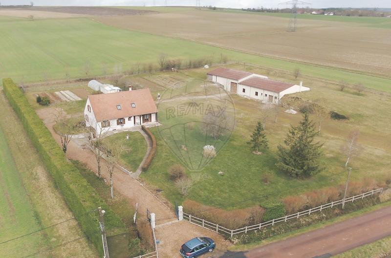 Maison - 183 m² - 8 pièces