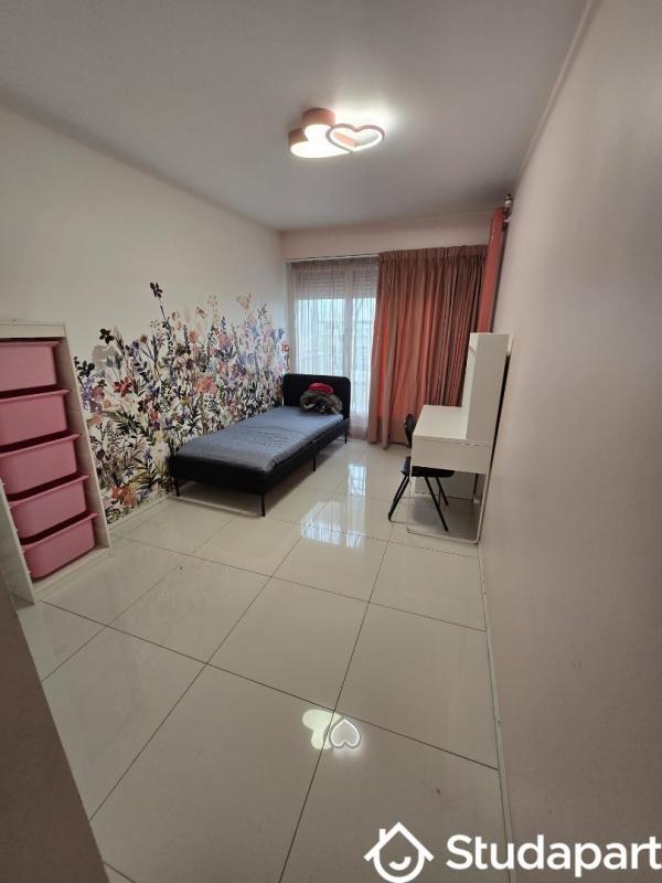 Chambre - 12 m² - 1 pièce