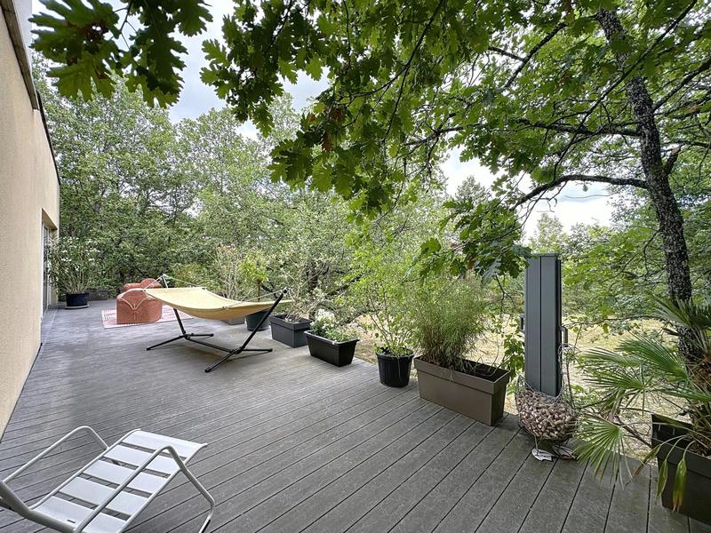 Maison - 320 m² - 9 pièces