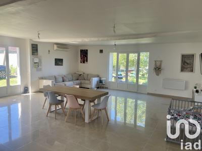 Maison - 230 m² - 9 pièces