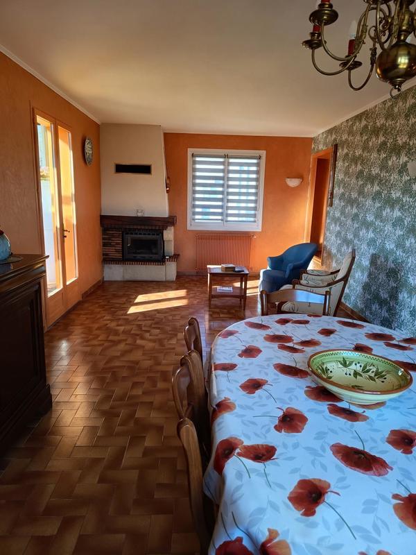 Maison - 102 m² - 9 pièces