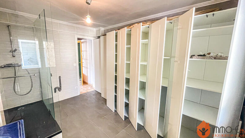 Maison - 295 m² - 9 pièces