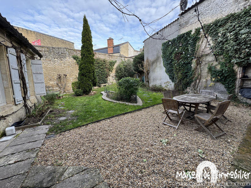 Maison - 219 m² - 7 pièces