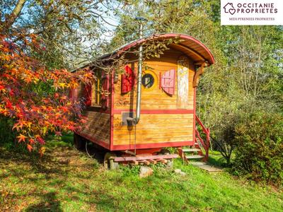 Propriété - 228 m² - 14 pièces