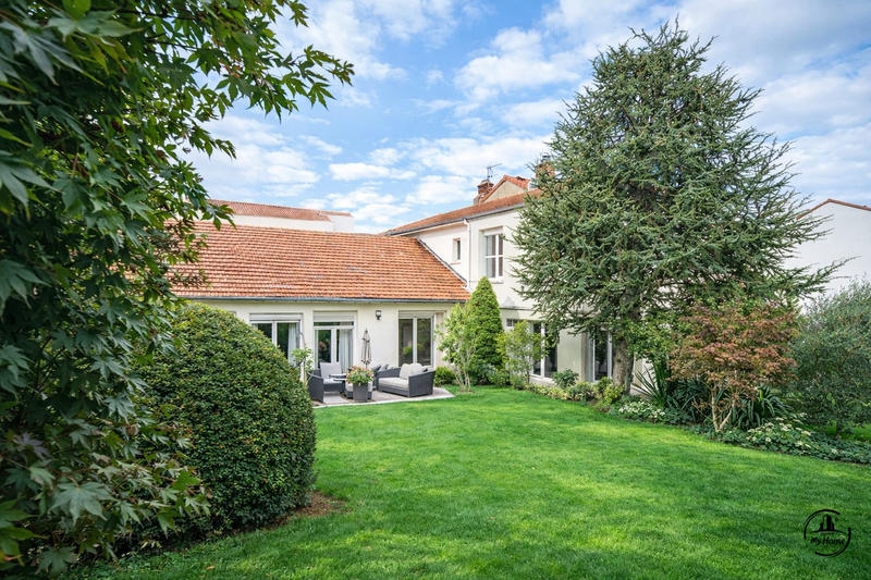 Maison ancienne - 290 m² - 9 pièces