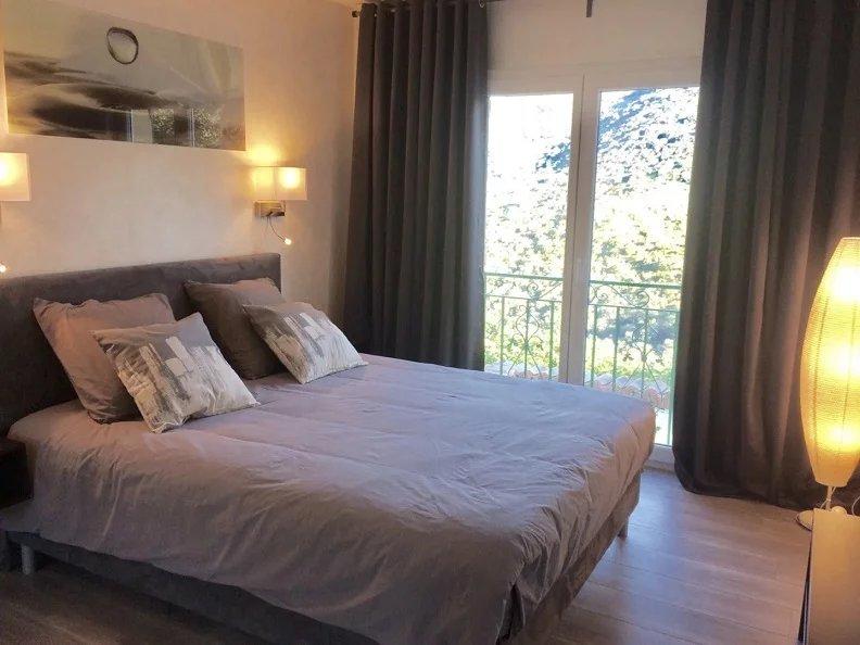 Appartement - 115 m² - 4 pièces