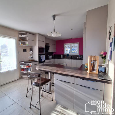 Maison - 235 m² - 7 pièces