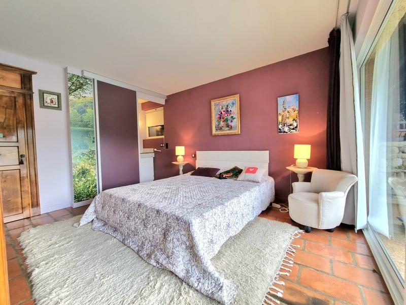 Maison - 230 m² - 8 pièces