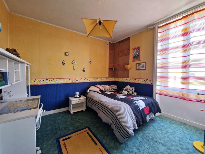 Maison - 195 m² - 7 pièces