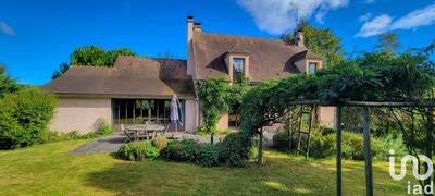 Maison - 260 m² - 8 pièces