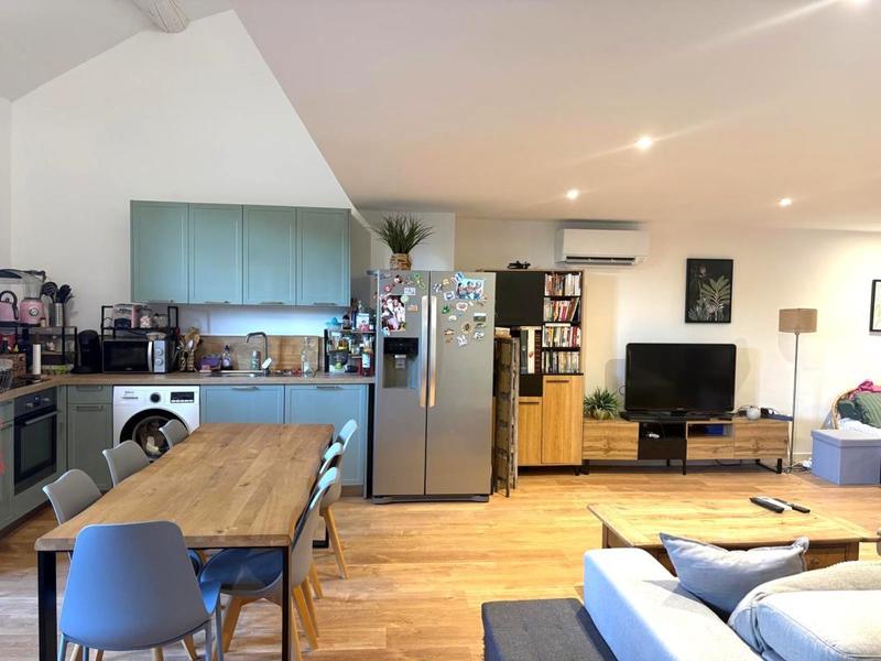 Appartement - 90 m² - 3 pièces