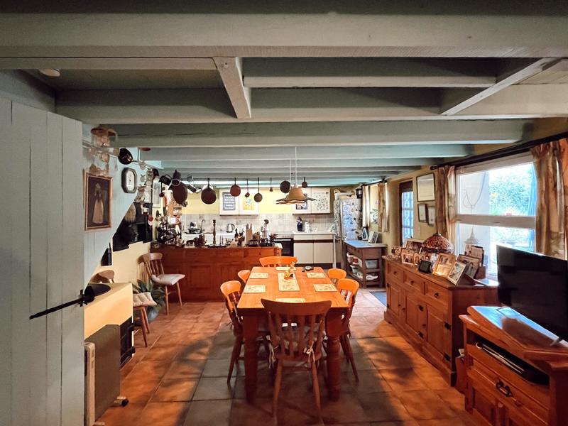 Maison traditionnelle - 194 m² - 7 pièces