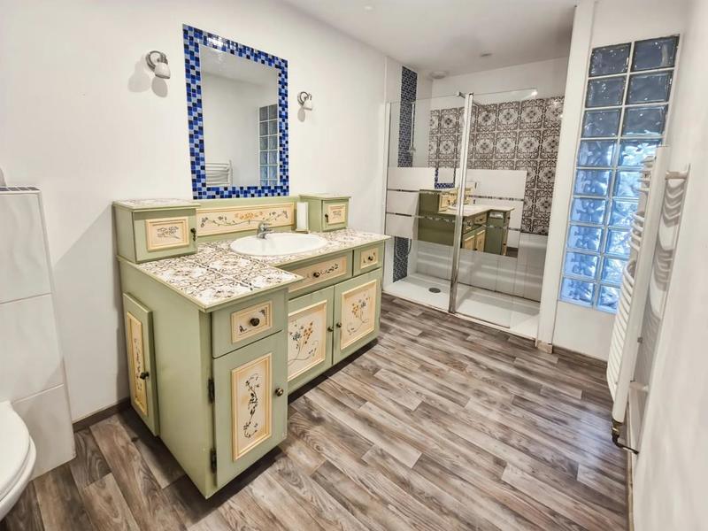 Maison - 290 m² - 8 pièces