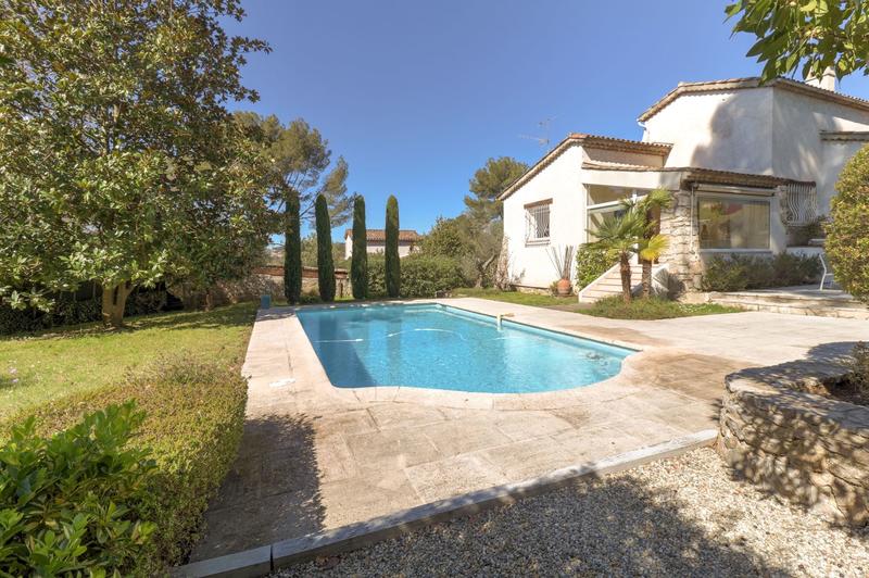 Maison - 147 m² - 5 pièces