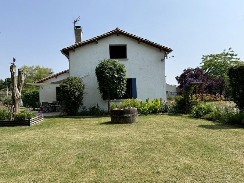 Maison traditionnelle - 164 m² - 6 pièces