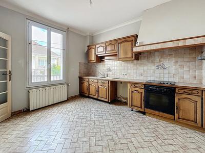 Maison - 98 m² - 6 pièces