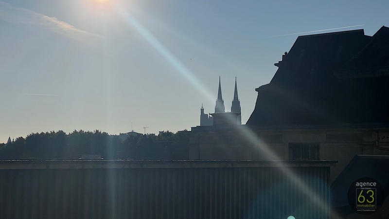 Appartement - 99 m² - 4 pièces