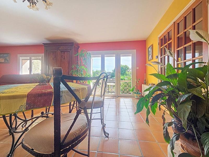 Maison - 210 m² - 8 pièces