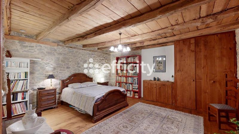 Maison - 194 m² - 5 pièces