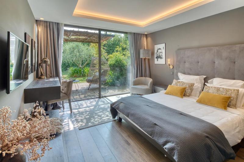 Villa - 335 m² - 7 pièces