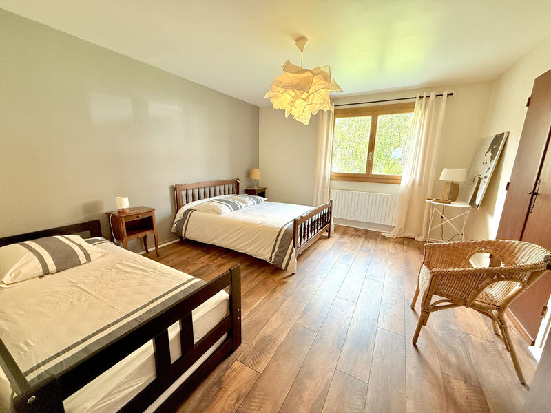 Châlet - 280 m² - 10 pièces