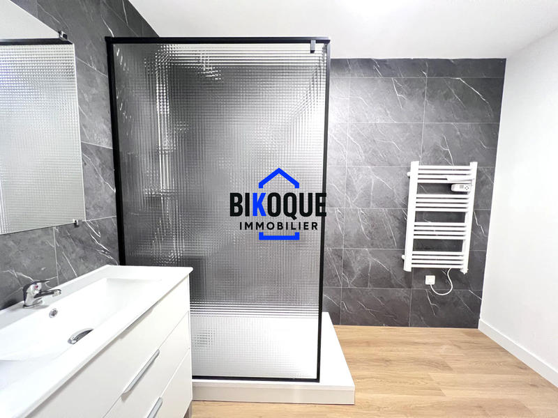 Appartement - 93 m² - 4 pièces