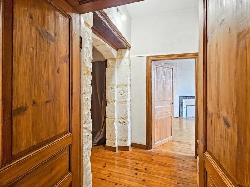 Maison ancienne - 180 m² - 6 pièces