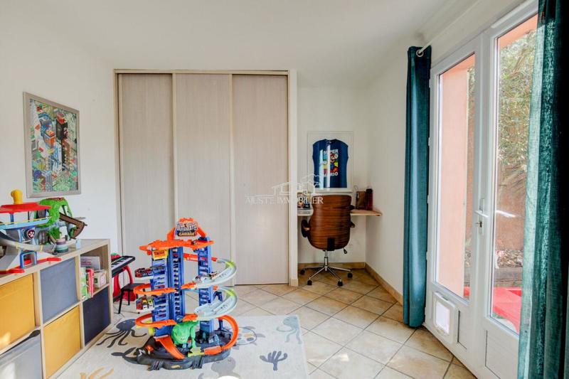Maison - 151 m² - 6 pièces