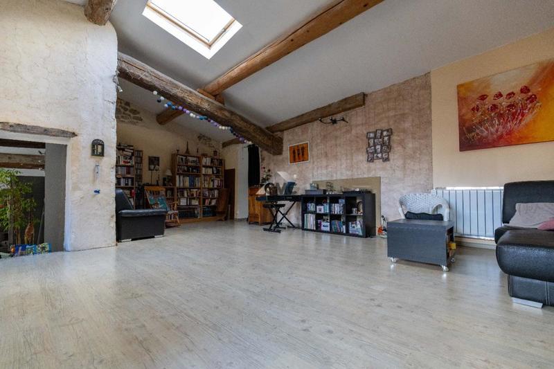 Maison - 234 m² - 8 pièces