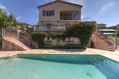 Villa - 181 m² - 6 pièces