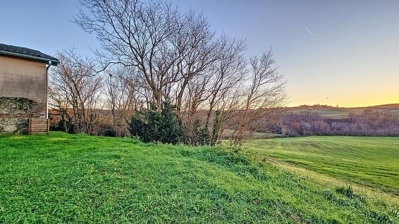 Maison - 330 m² - 9 pièces