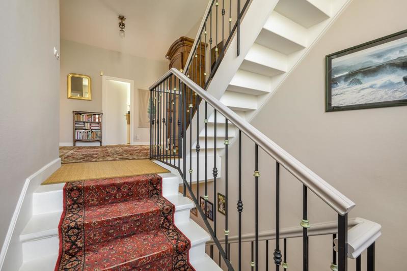 Maison - 245 m² - 7 pièces