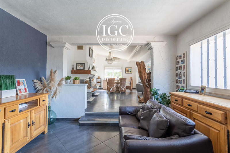 Maison - 230 m² - 6 pièces