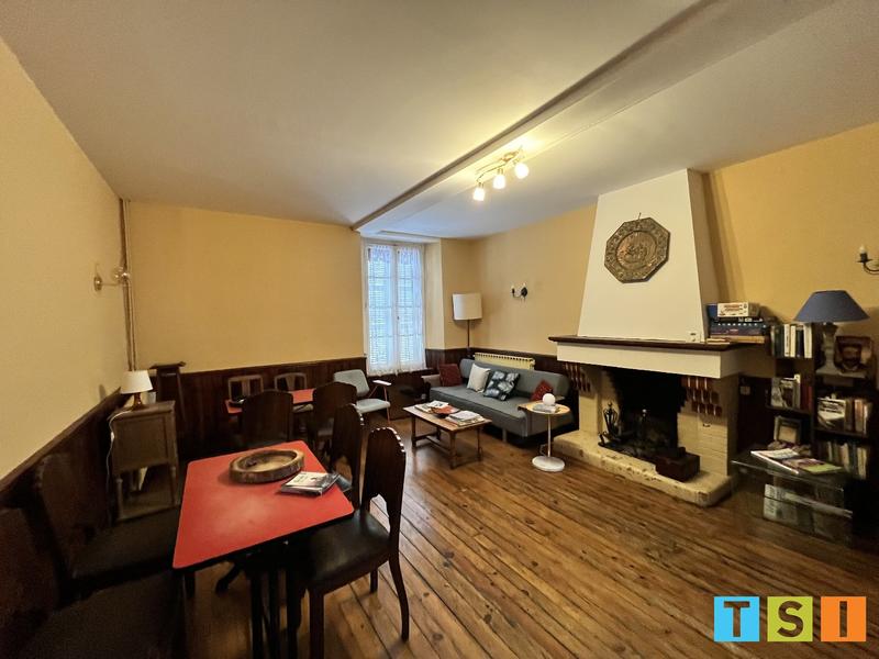 Maison - 450 m² - 21 pièces