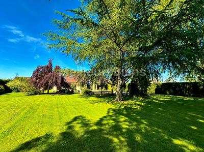 Maison - 275 m² - 9 pièces