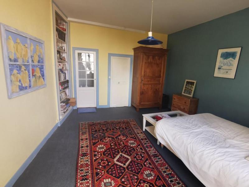 Maison - 287 m² - 12 pièces