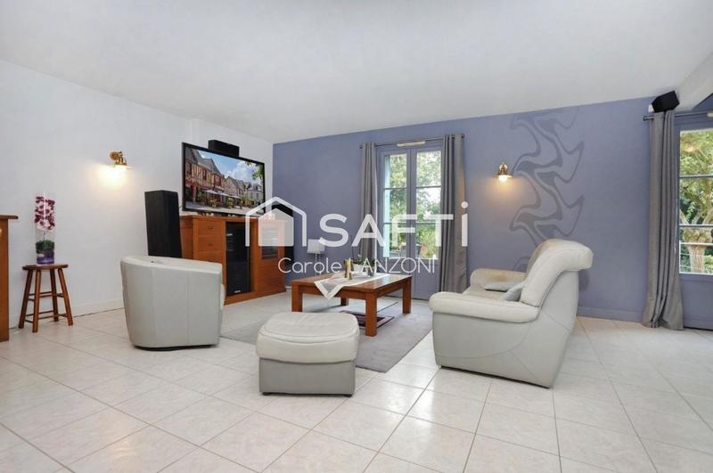 Maison - 290 m² - 8 pièces