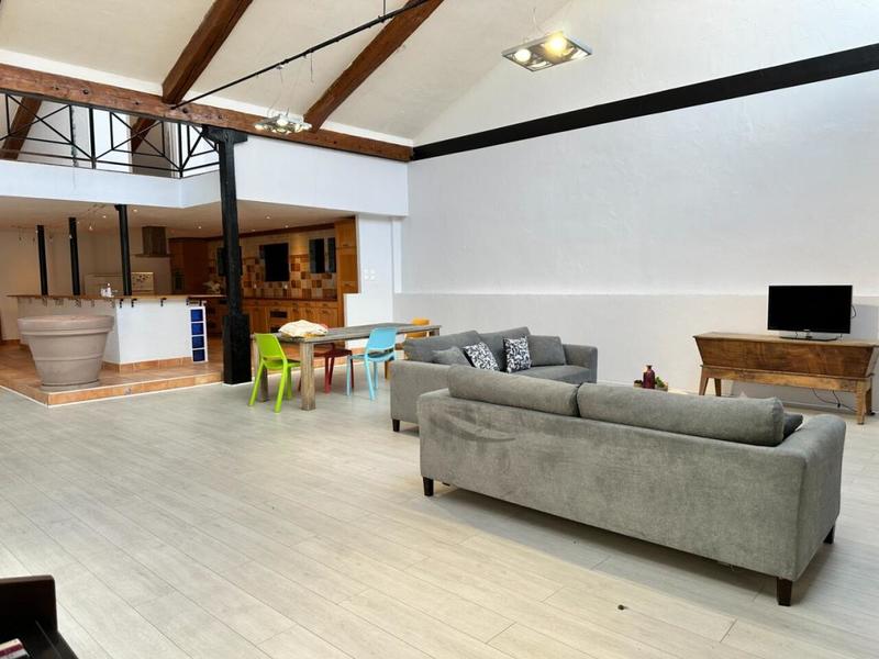 Maison - 255 m² - 5 pièces